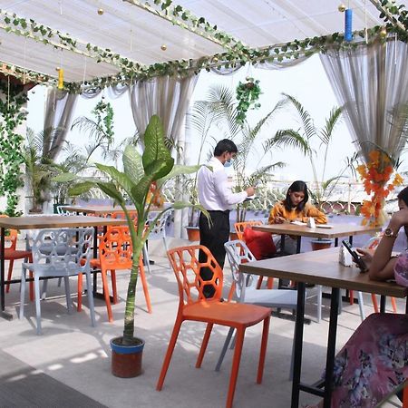 Hotel Grand Circle Inn Dhaka Exteriör bild